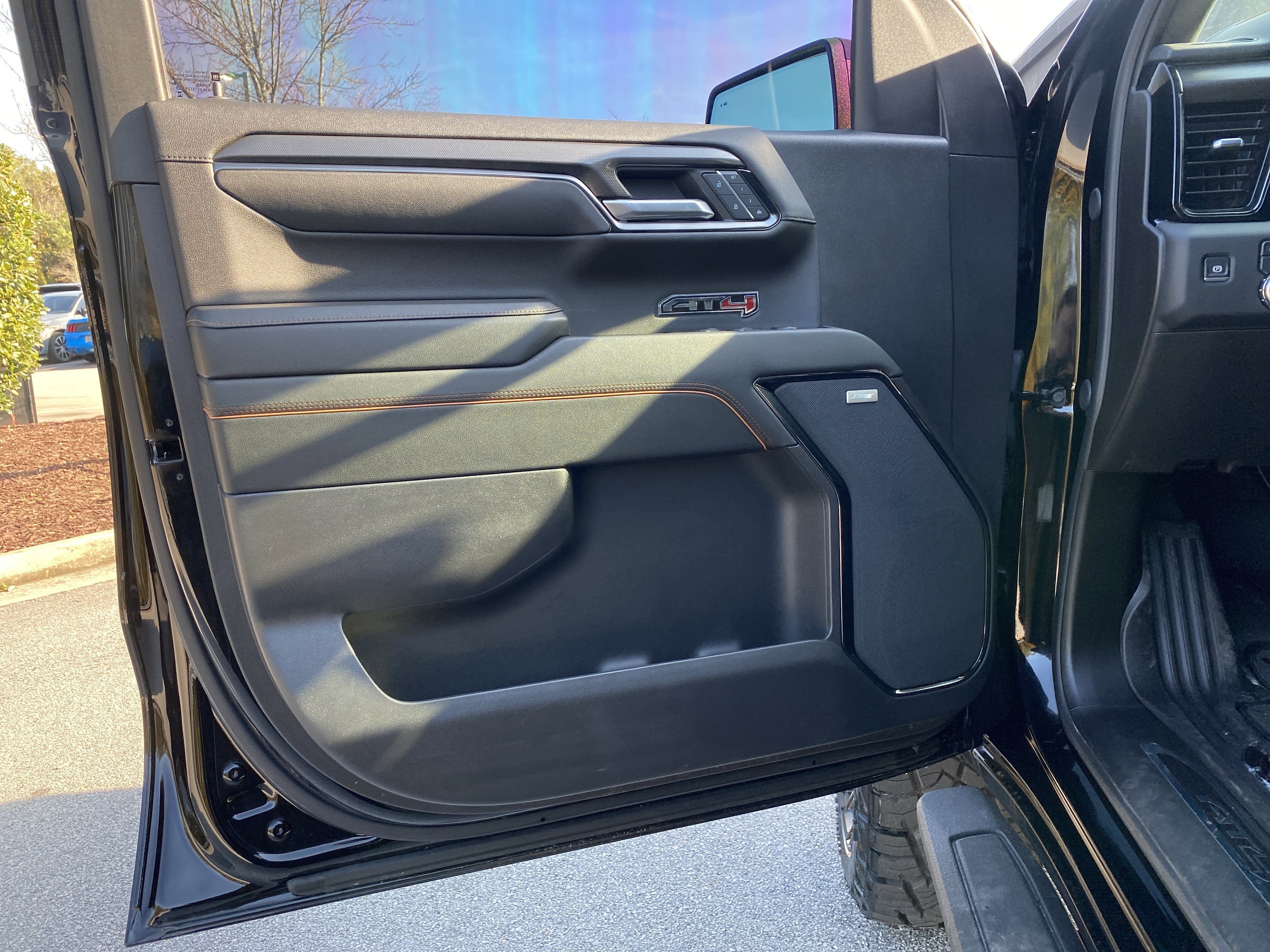 Used 2024 GMC Sierra 1500 AT4 w/ AT4 Premium Package image 24