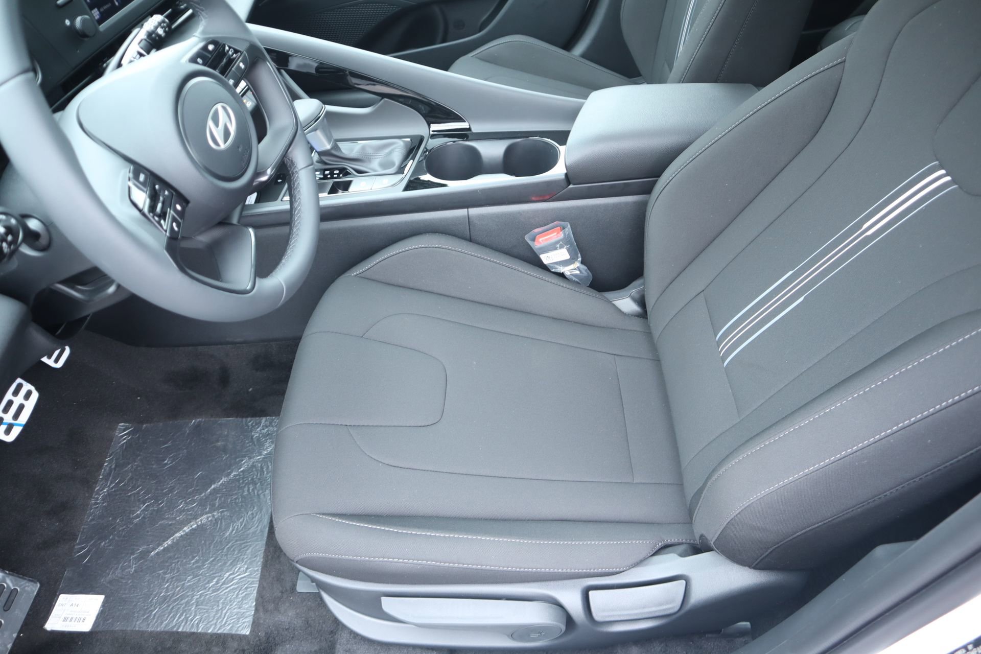 New 2026 Hyundai Elantra SEL Sport FWD image 10