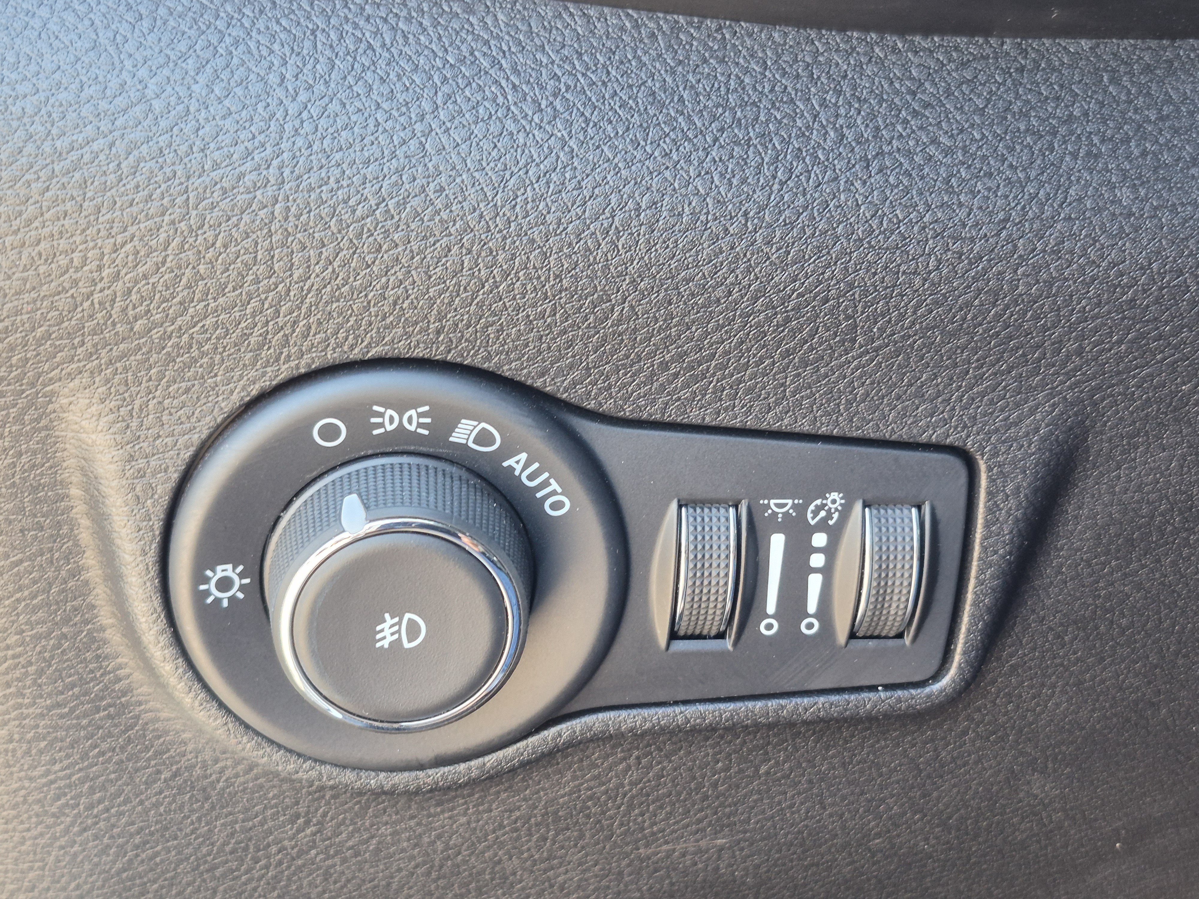 Used 2025 Jeep Compass Limited AWD/4WD image 32