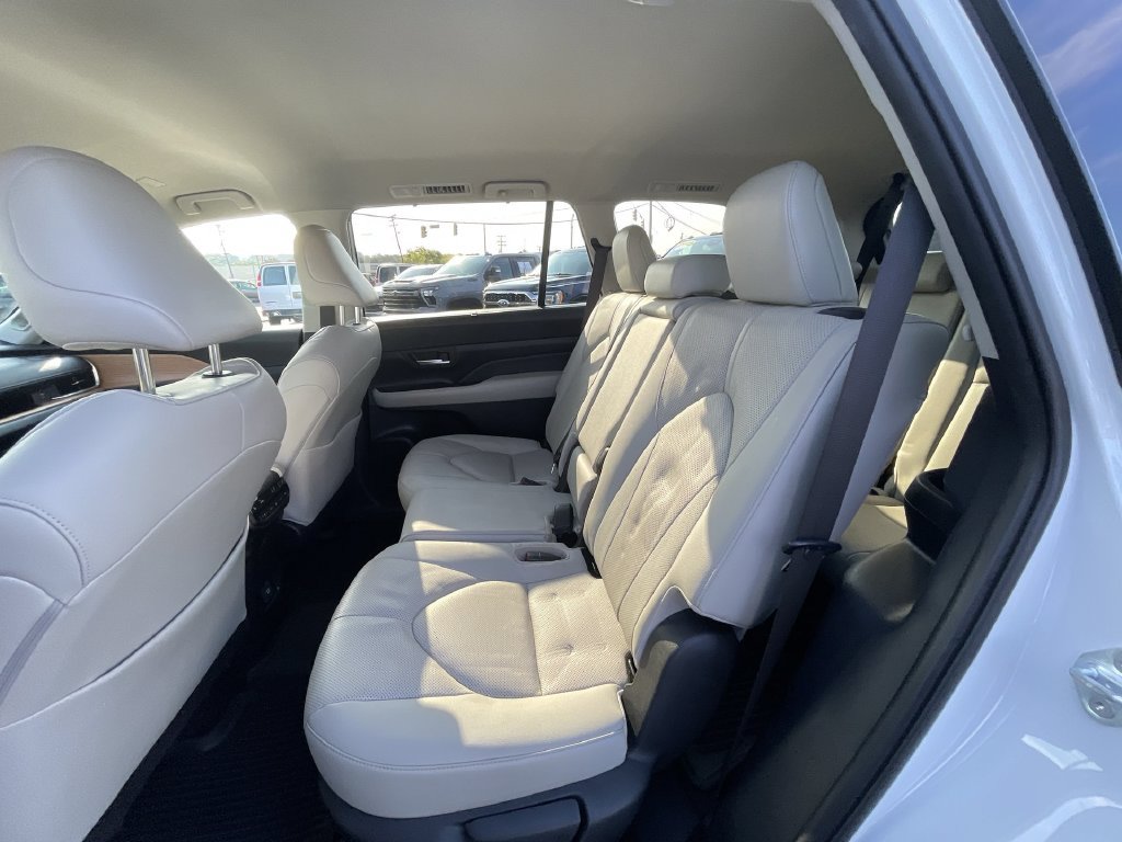 Used 2024 Toyota Grand Highlander AWD image 24