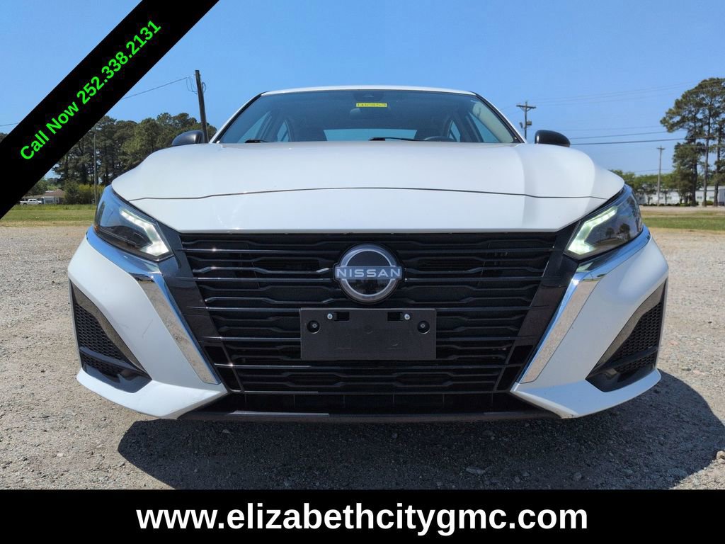 Used 2025 Nissan Altima 2.5 SV FWD image 8