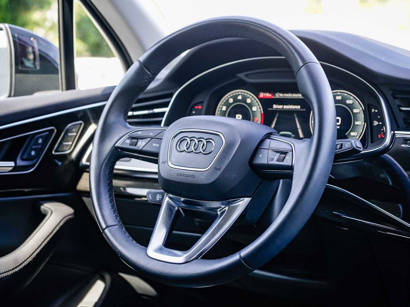 Used 2023 Audi Q7 Premium Plus w/ Premium Plus Package image 15