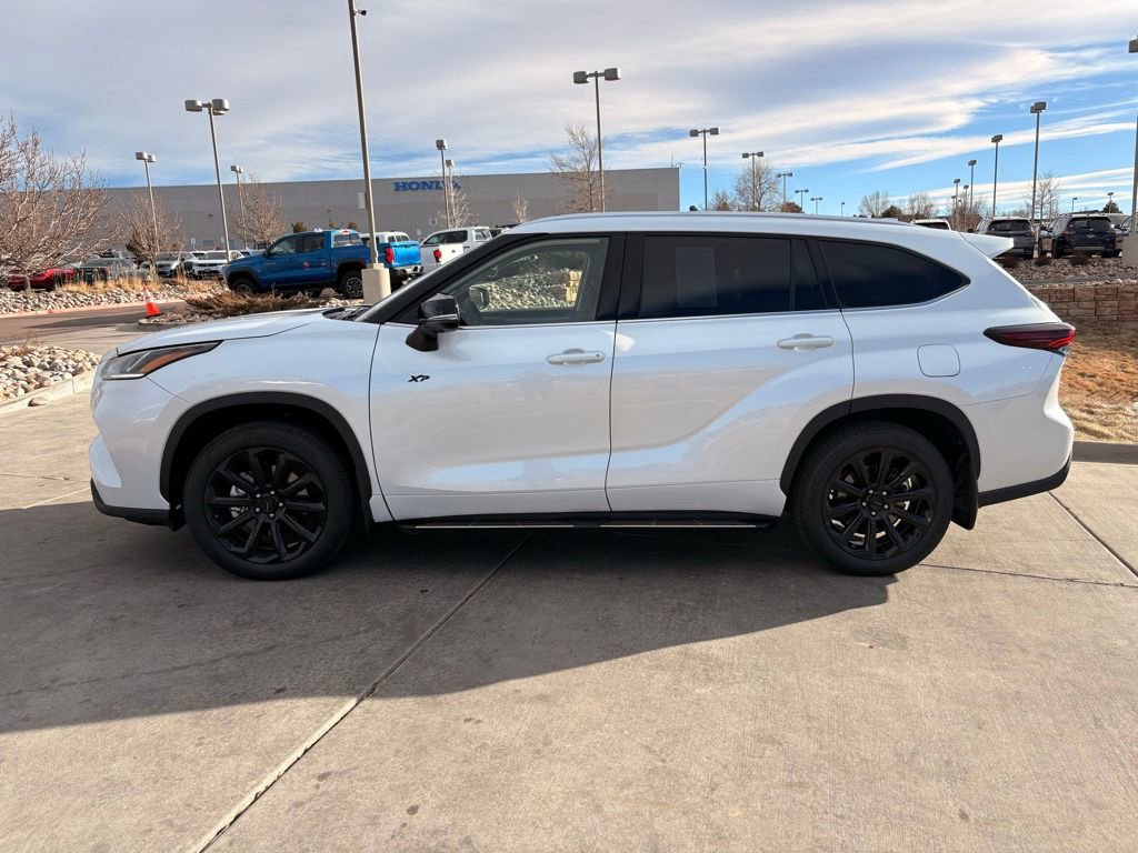 Used 2026 Toyota Highlander Limited image 4