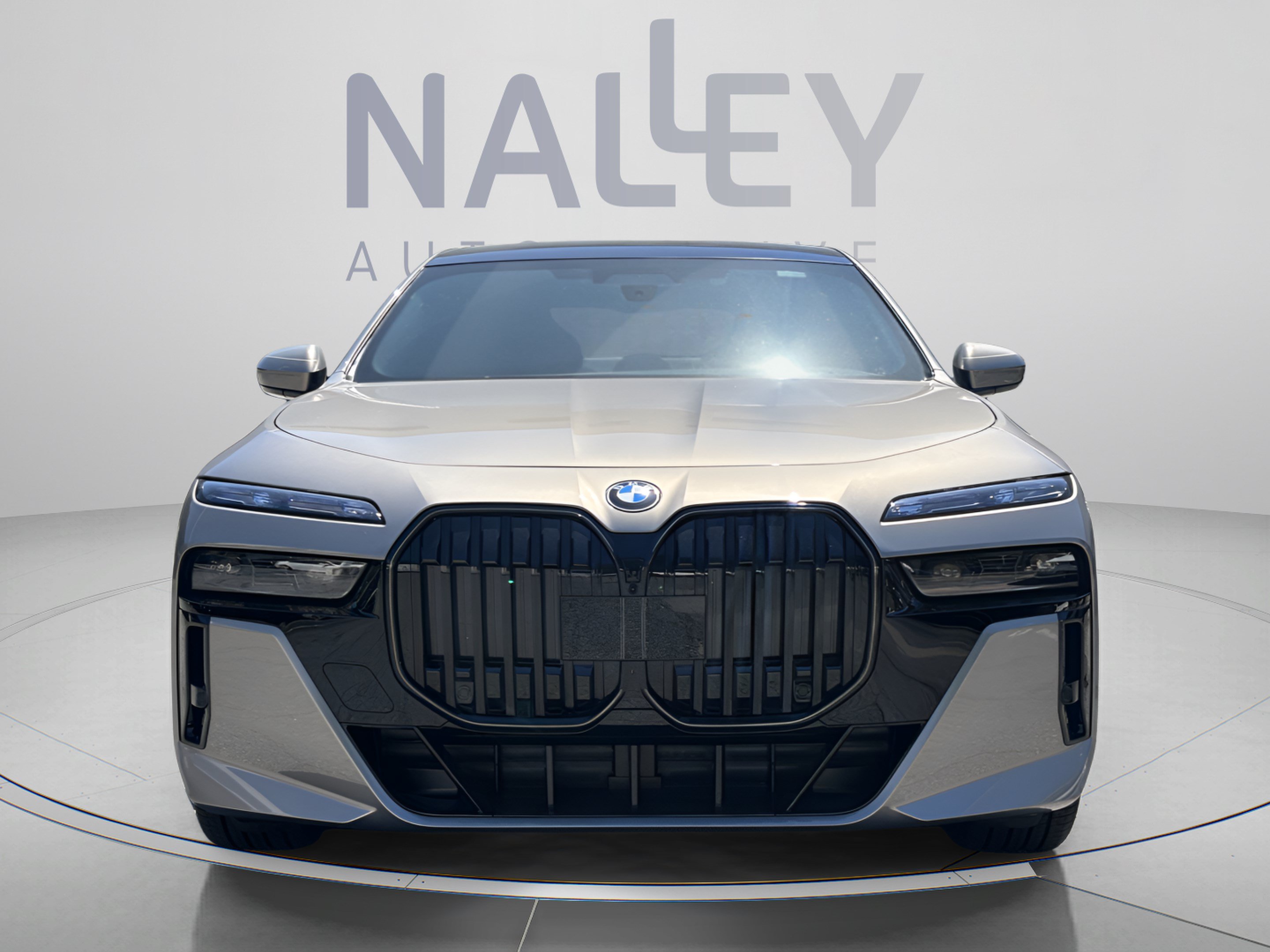 Used 2026 BMW 760i xDrive w/ Executive Package AWD/4WD image 6