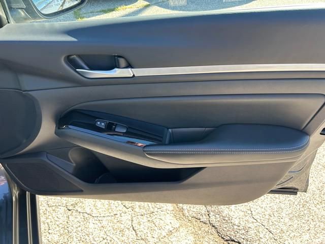 Used 2023 Nissan Altima 2.5 SV FWD image 30