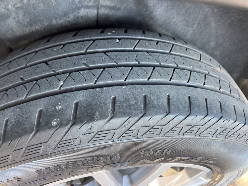 Used 2023 GMC Acadia SLT image 10