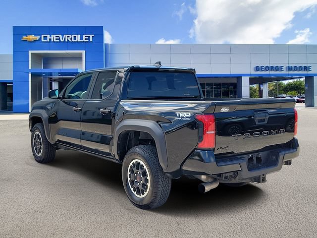 Used 2024 Toyota Tacoma TRD Off-Road AWD/4WD image 3
