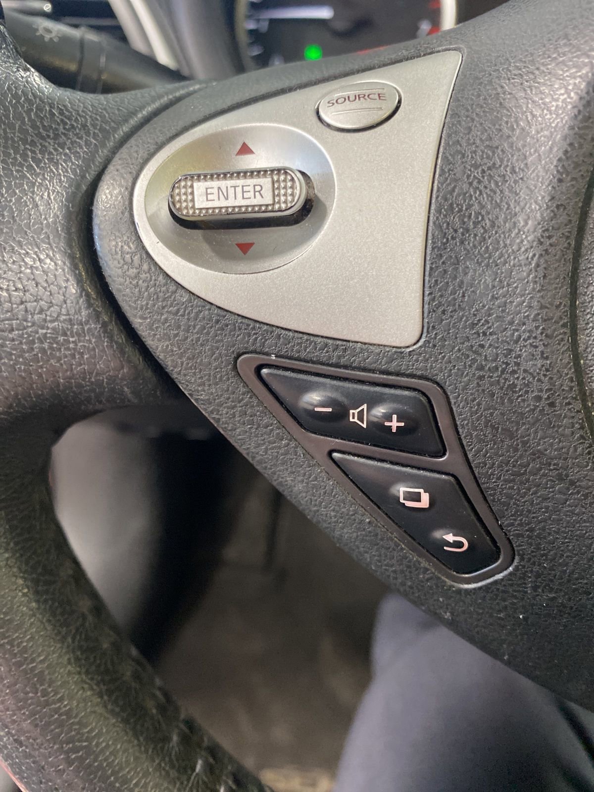 Used 2017 Nissan Sentra SV w/ Style Package image 7