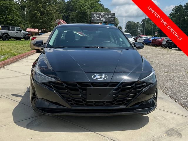 Used 2022 Hyundai Elantra SEL w/ Preferred Accessory Package image 2