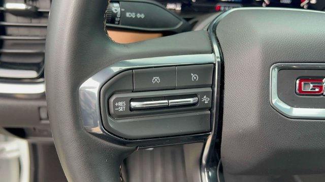 Used 2024 GMC Canyon AT4 w/ Technology Package AWD/4WD image 26