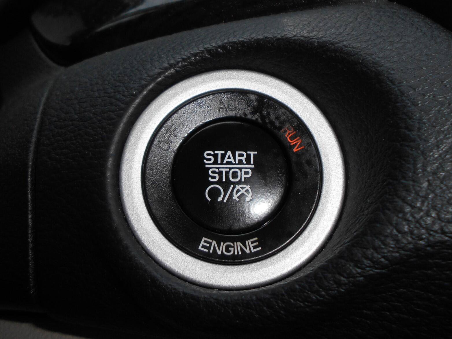 Used 2015 Chrysler 200 C w/ Navigation & Sound Group I FWD image 19