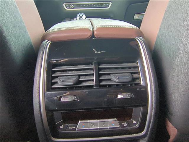 Used 2020 BMW X7 M50i w/ Dynamic Handling Package image 16