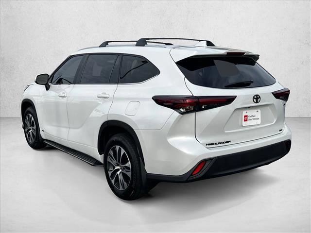 Certified 2025 Toyota Highlander XLE image 7