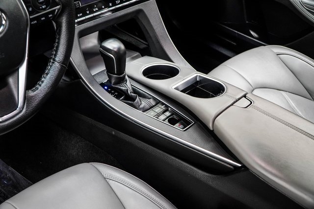Used 2021 Toyota Avalon XLE w/ Moonroof Package image 16