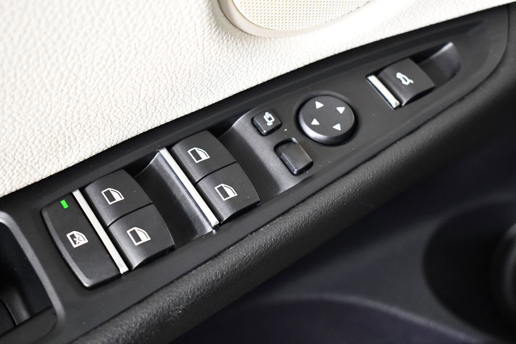 Used 2018 BMW X5 xDrive40e w/ Driving Assistance Package image 35