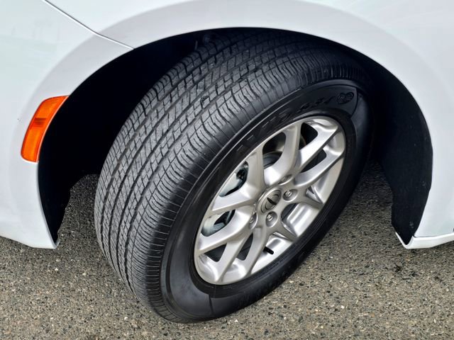 Certified 2024 Chrysler Voyager LX image 31