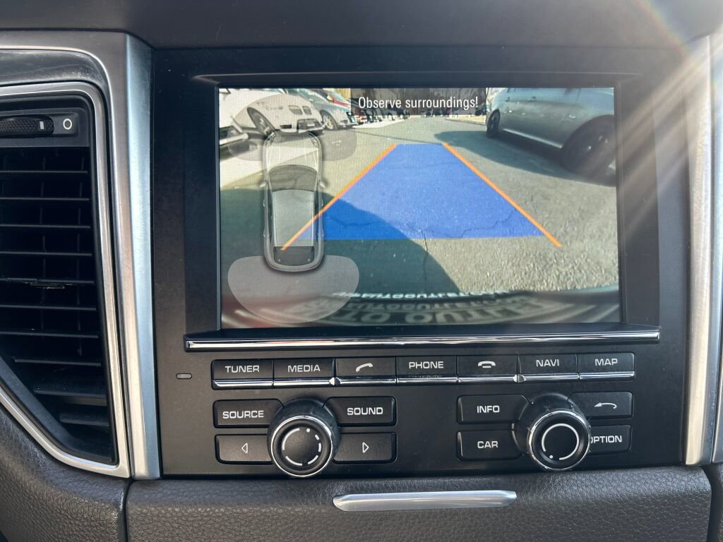 Used 2015 Porsche Macan Turbo image 18