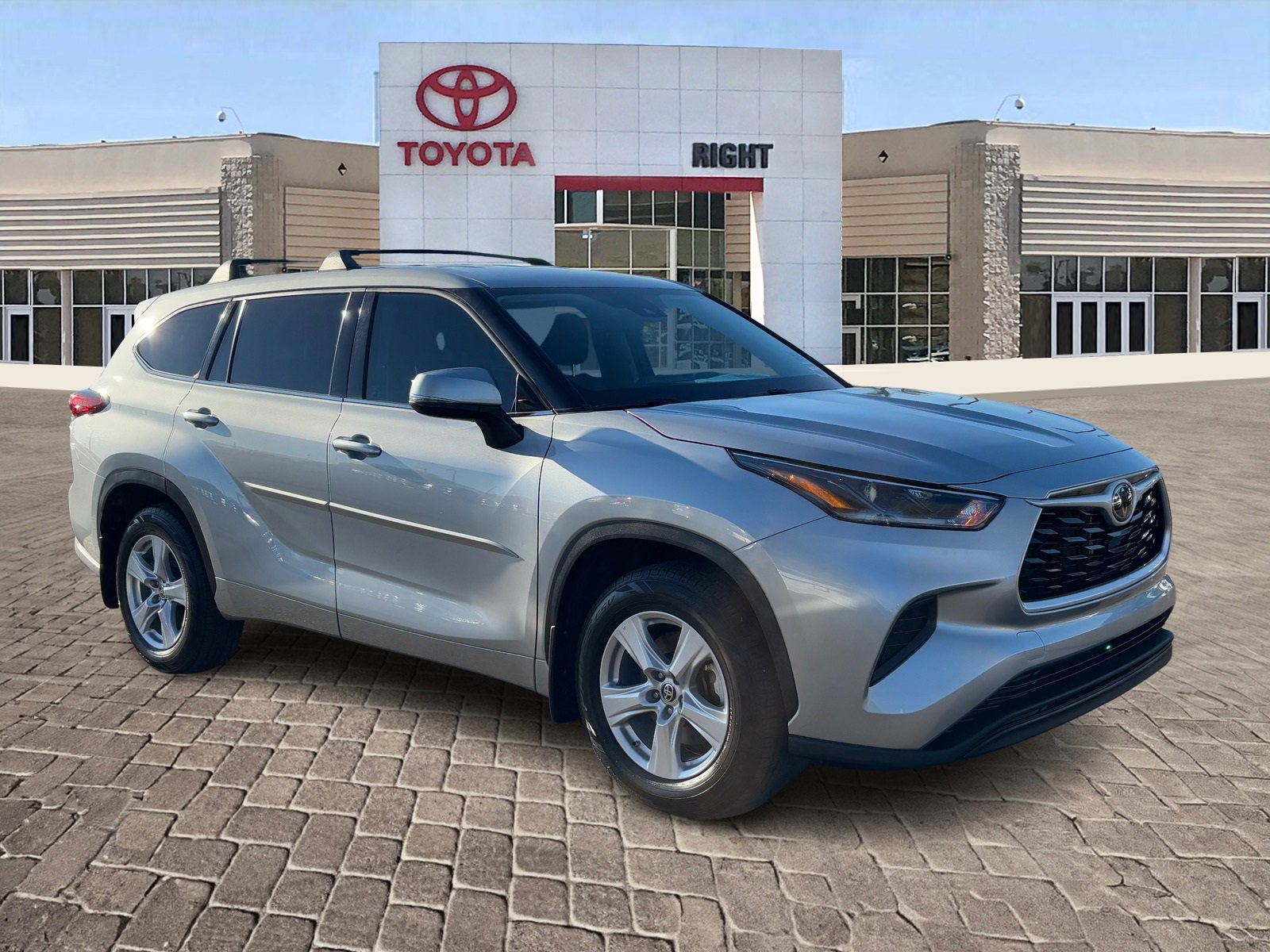 Certified 2021 Toyota Highlander L image 9