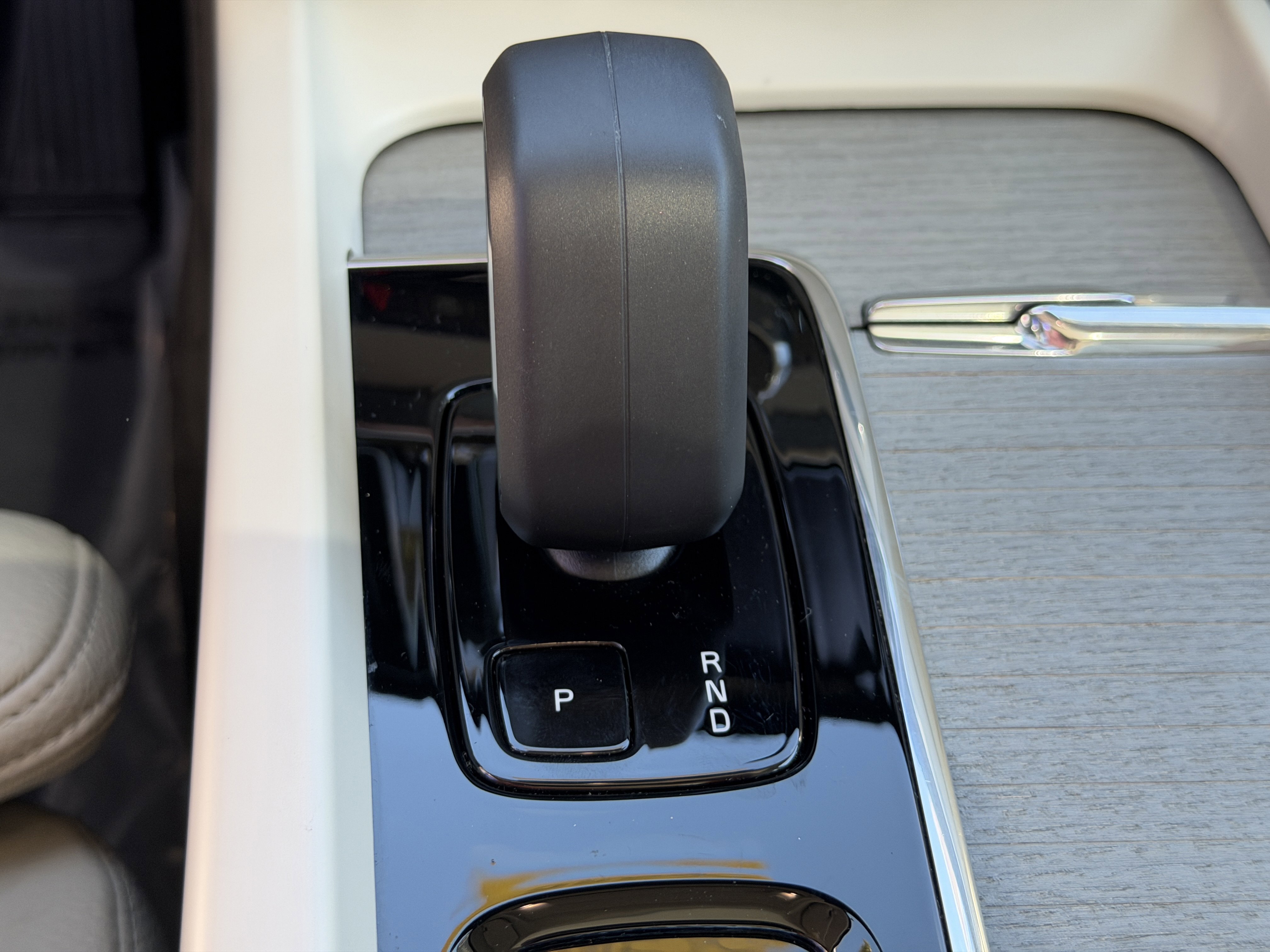 Certified 2023 Volvo S60 B5 Ultimate w/ Climate Package image 24