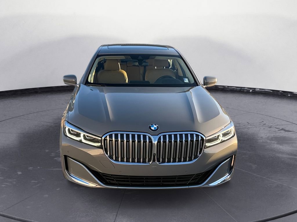 Used 2022 BMW 740i w/ Premium Package image 8