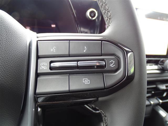 Used 2024 Chevrolet Colorado LT w/ LT Convenience Package image 13