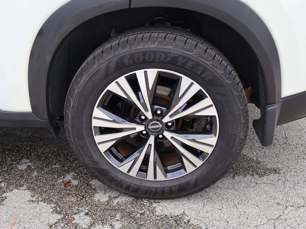 Used 2023 Nissan Rogue SV FWD image 18