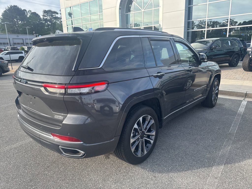 Used 2023 Jeep Grand Cherokee Overland w/ Luxury Tech Group IV AWD/4WD image 7