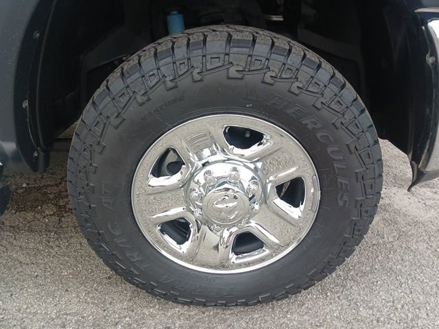 Used 2018 RAM 2500 Tradesman w/ Chrome Appearance Group image 43