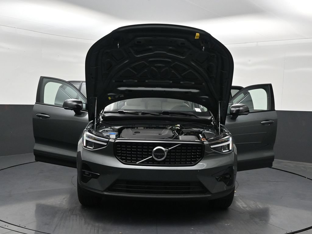 New 2026 Volvo XC40 B5 Plus AWD/4WD image 34