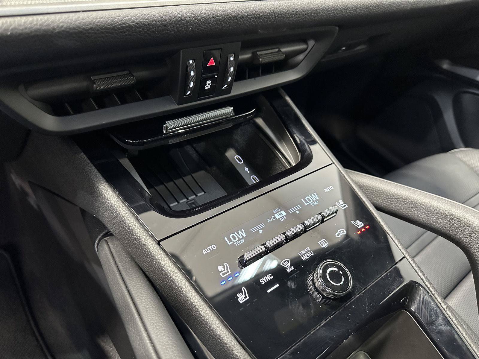 Certified 2026 Porsche Cayenne Coupe AWD/4WD image 32