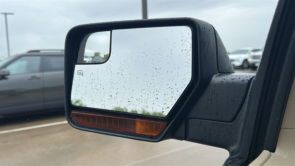 Used 2014 Ford Expedition XLT w/ Equipment Group 202A RWD image 19