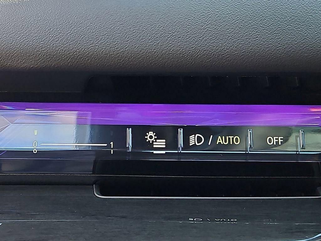 Used 2024 BMW i5 eDrive40i w/ Premium Package image 22