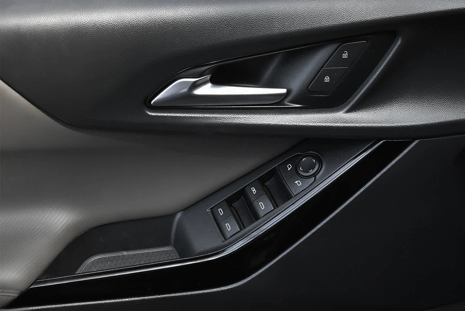 Used 2025 Chevrolet Equinox LT w/ Convenience Package II image 24