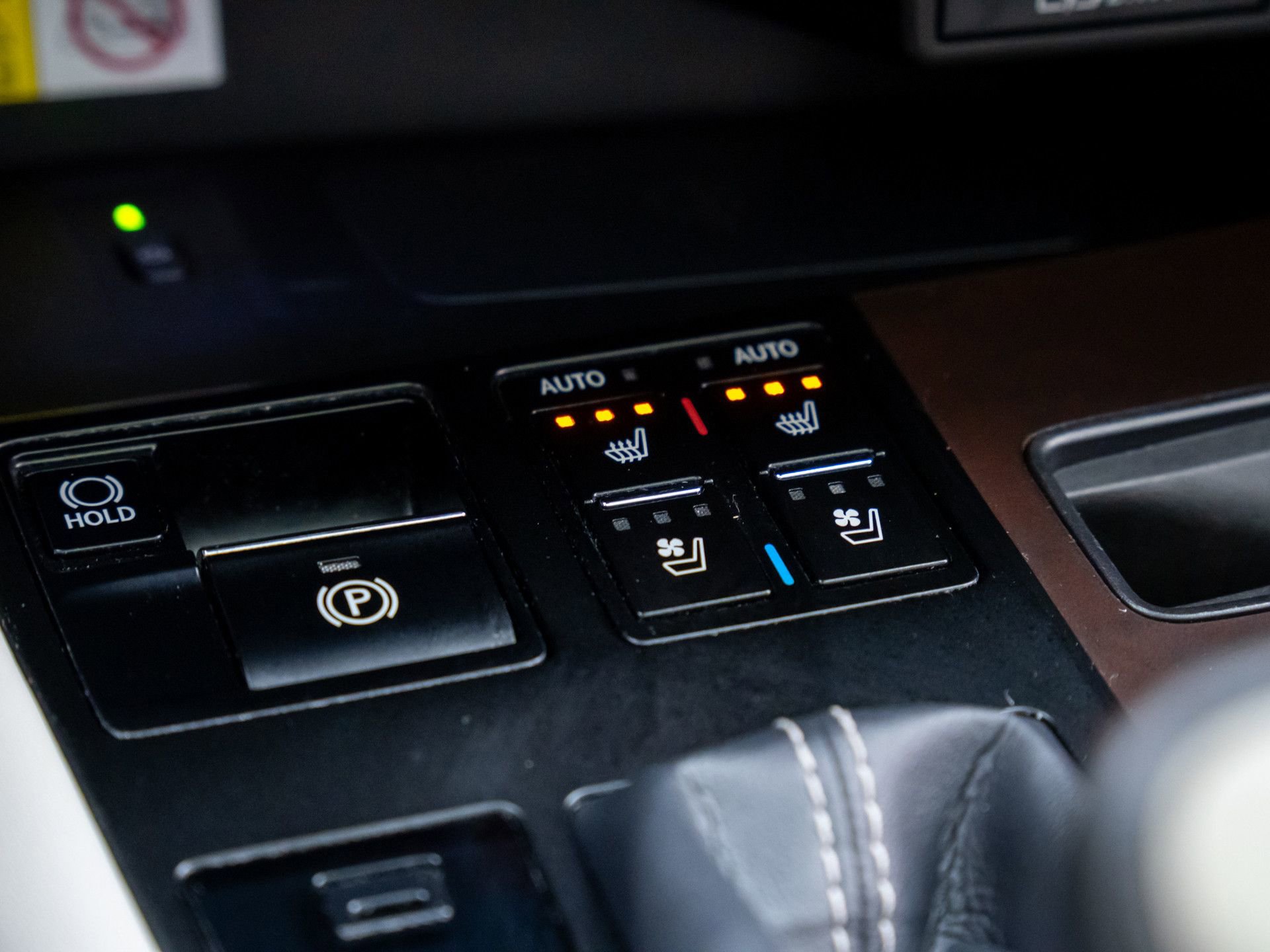 Used 2022 Lexus RX 450h AWD w/ Premium Package image 28