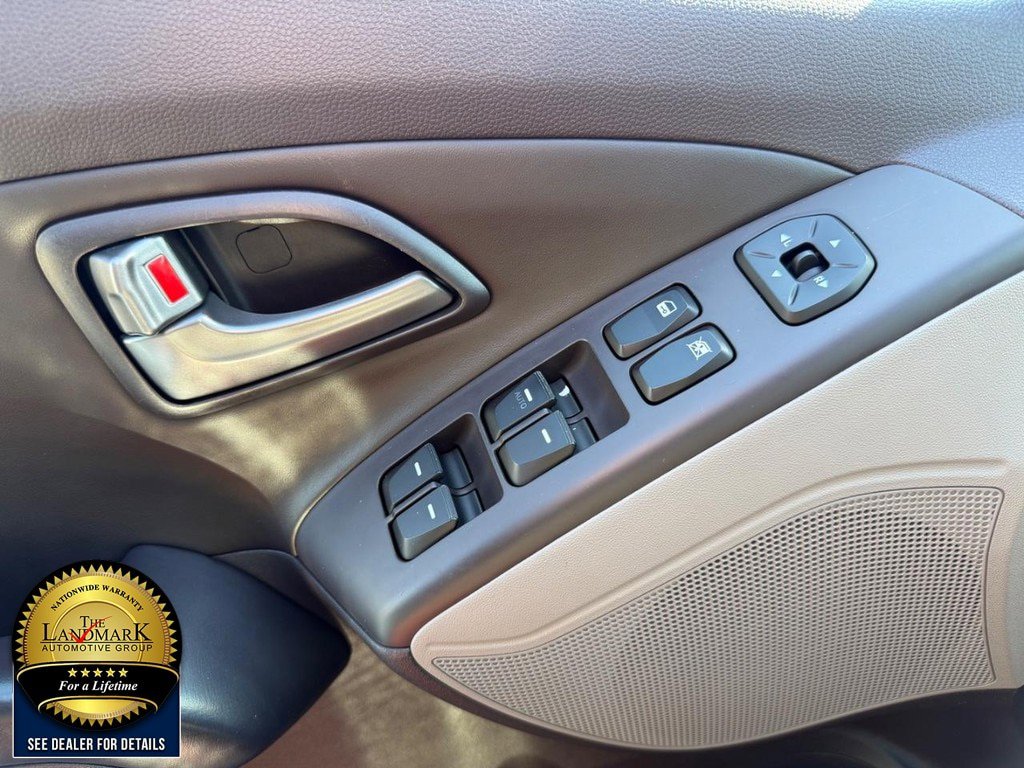 Used 2015 Hyundai Tucson SE AWD/4WD image 8