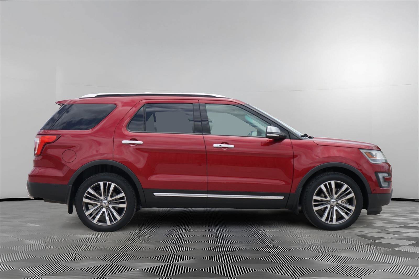 Used 2016 Ford Explorer Platinum AWD/4WD image 4