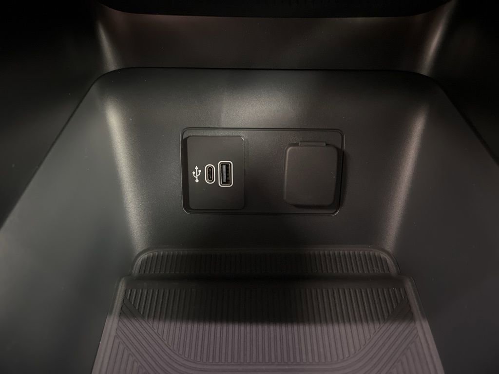 New 2026 Ford Explorer Active w/ Active Comfort Package image 15