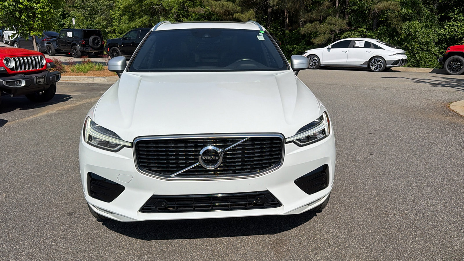 Used 2019 Volvo XC60 T5 R-Design w/ Protection Package FWD image 3