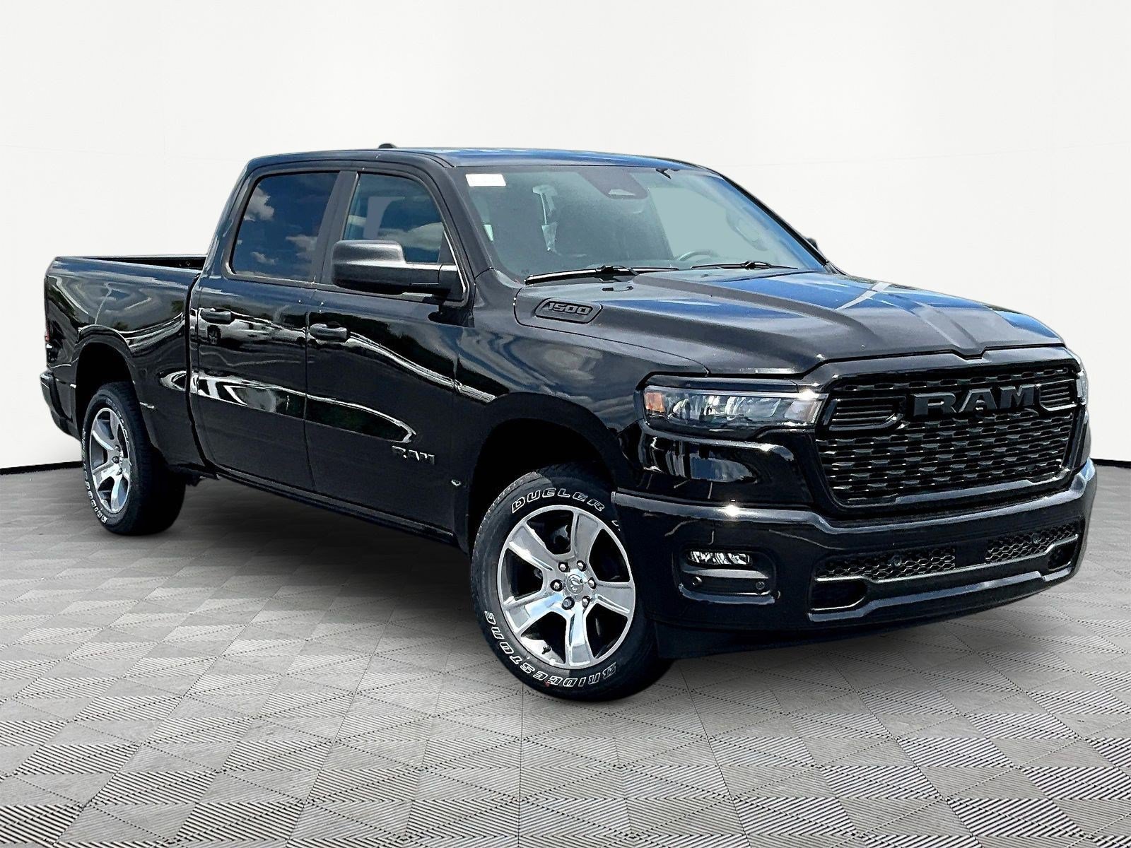 New 2026 RAM 1500 Express AWD/4WD image 3