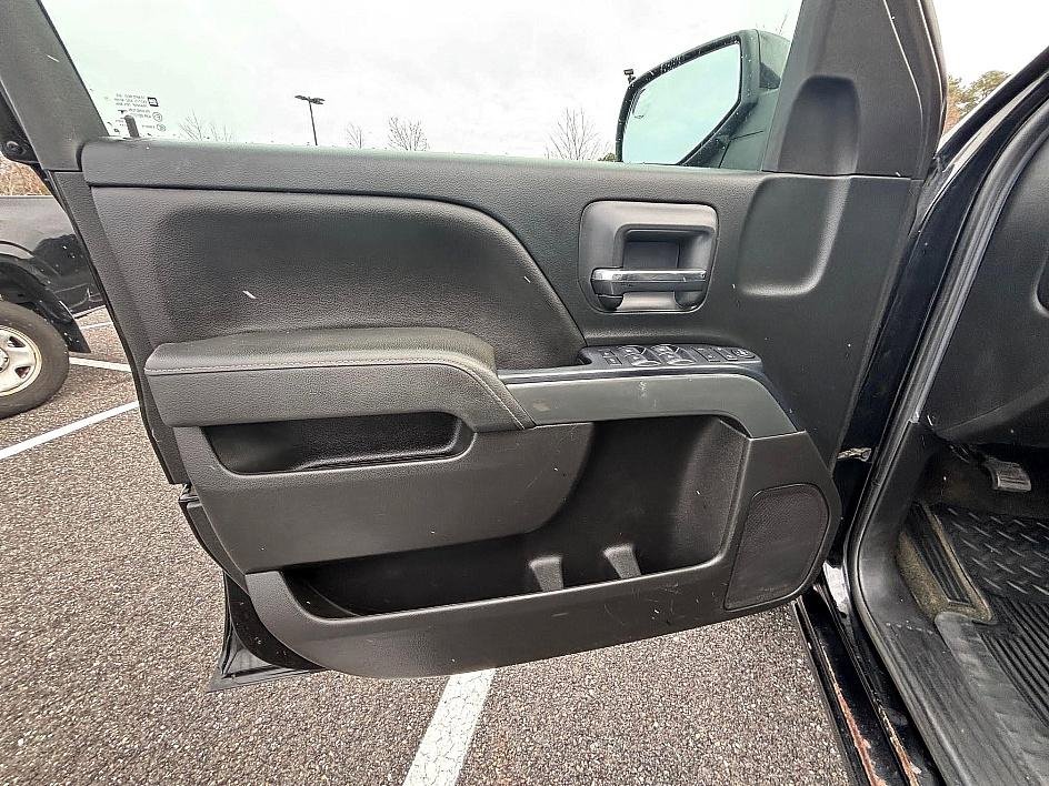 Used 2018 Chevrolet Silverado 1500 LT w/ All Star Edition image 27