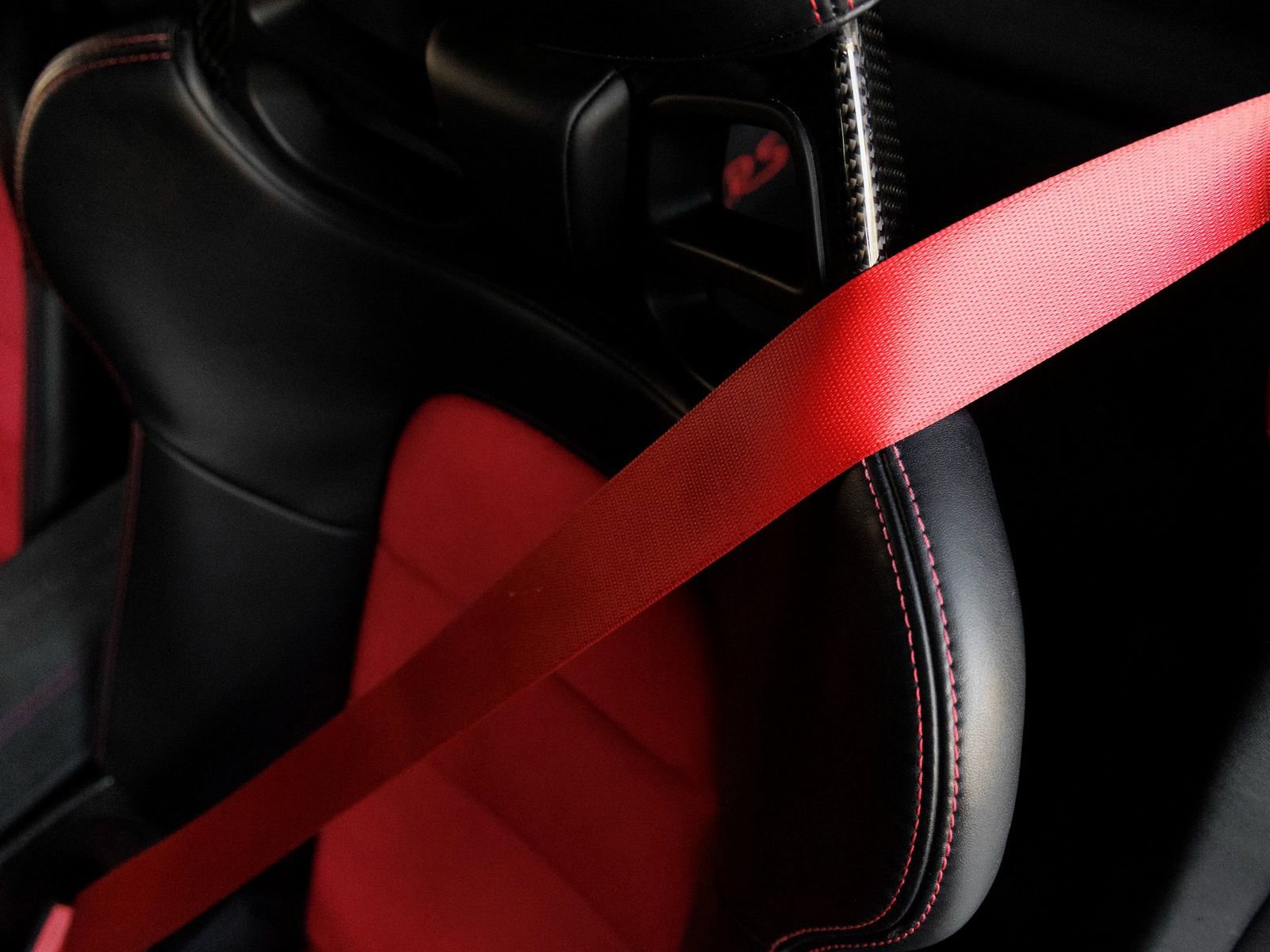 Used 2018 Porsche 911 GT2 RS image 19