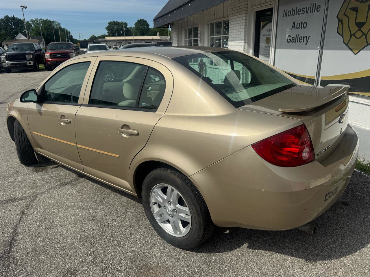 Used 2005 Chevrolet Cobalt LS FWD image 4