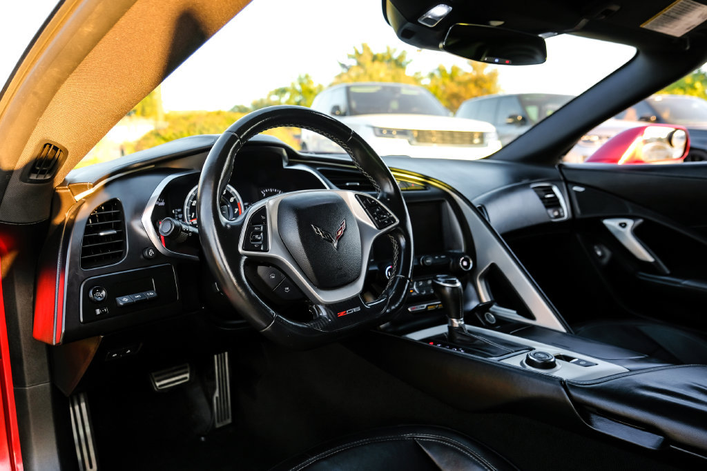 Used 2015 Chevrolet Corvette Z06 w/ 2LZ Preferred Equipment Group RWD image 15
