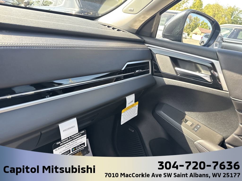 New 2025 Mitsubishi Outlander SEL image 26