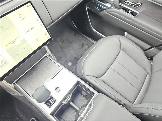 New 2025 Land Rover Range Rover Long Wheelbase SE image 25