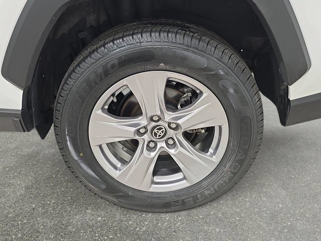 Certified 2025 Toyota RAV4 XLE FWD image 27