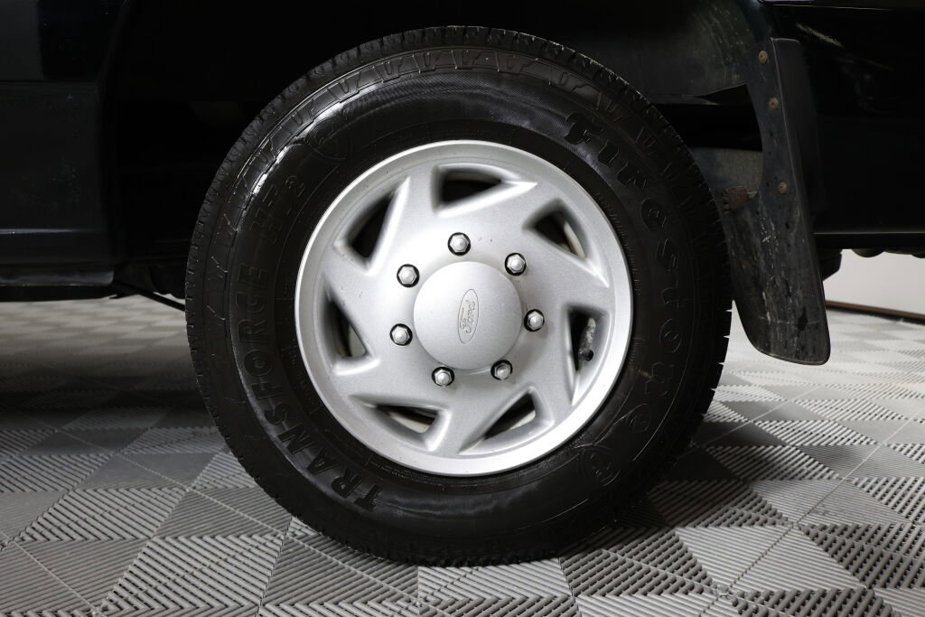 Used 2014 Ford E-150 and Econoline 150 w/ Power Group RWD image 8