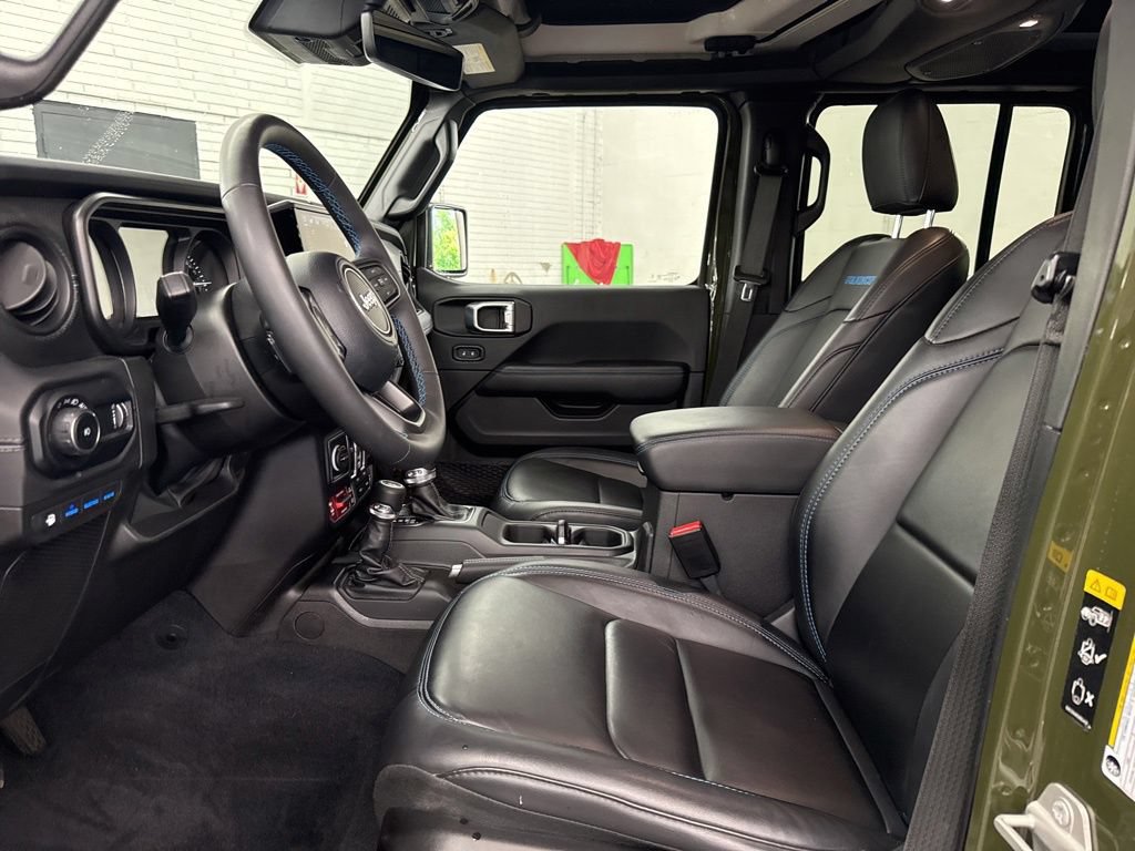 Used 2024 Jeep Wrangler Unlimited Rubicon 4xe AWD/4WD image 9
