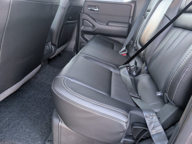 Used 2024 Nissan Frontier SL w/ Technology Package RWD image 10