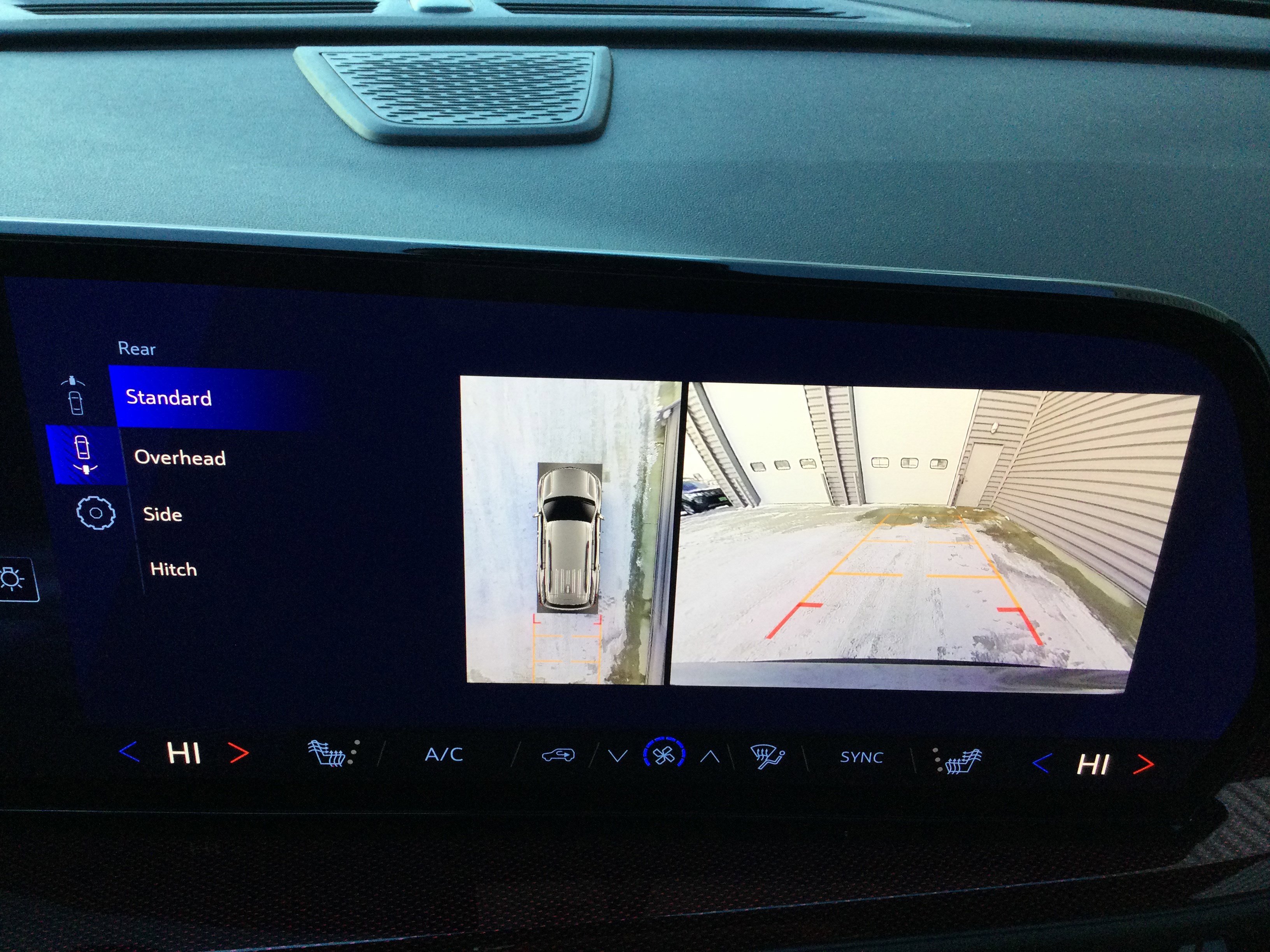 New 2026 Chevrolet Traverse Z71 w/ Enhanced Driving Package image 16